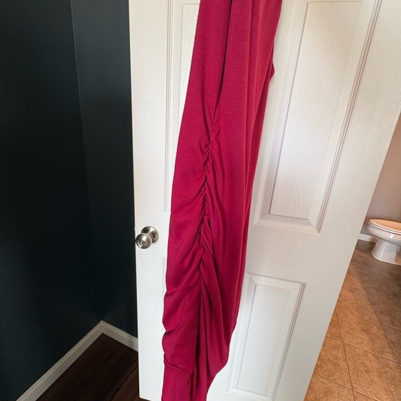 Sleeveless Raspberry Shift Dress - Picture 2 of 4